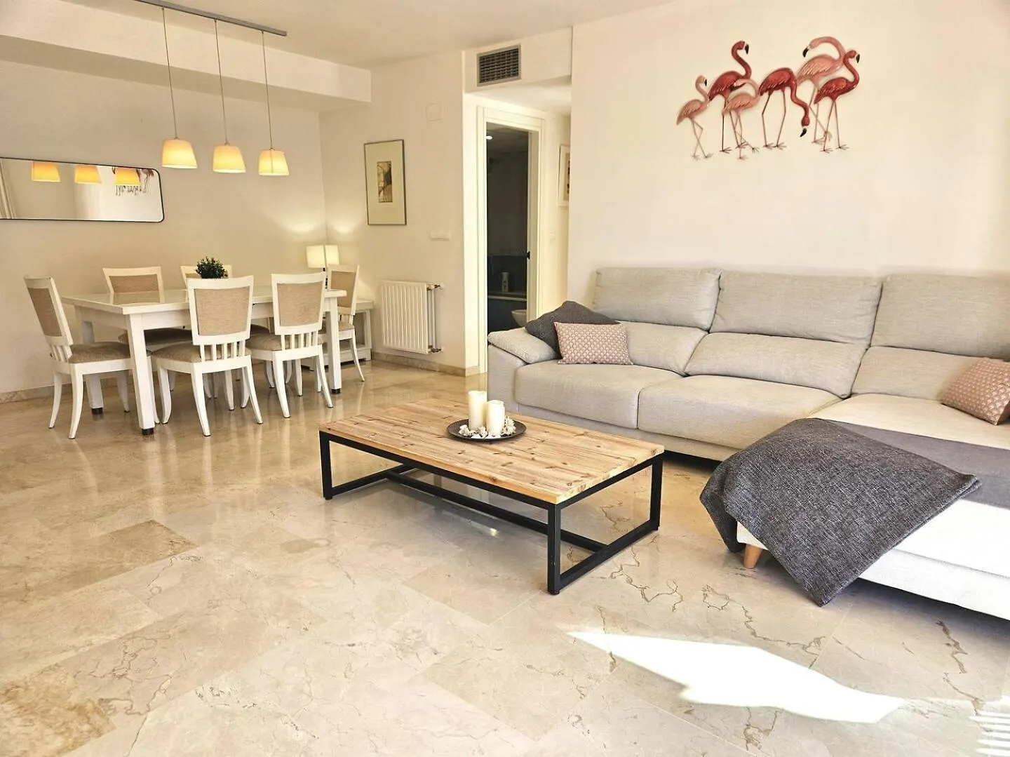 Pass The Keys Nice And Bright Apartment 马尔韦利亚